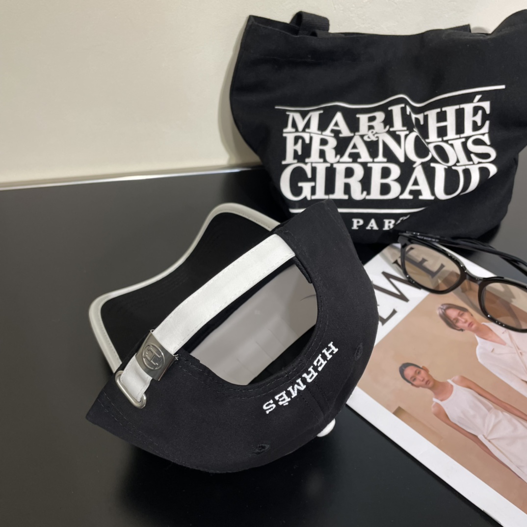 Her New Arrival Hat 0002