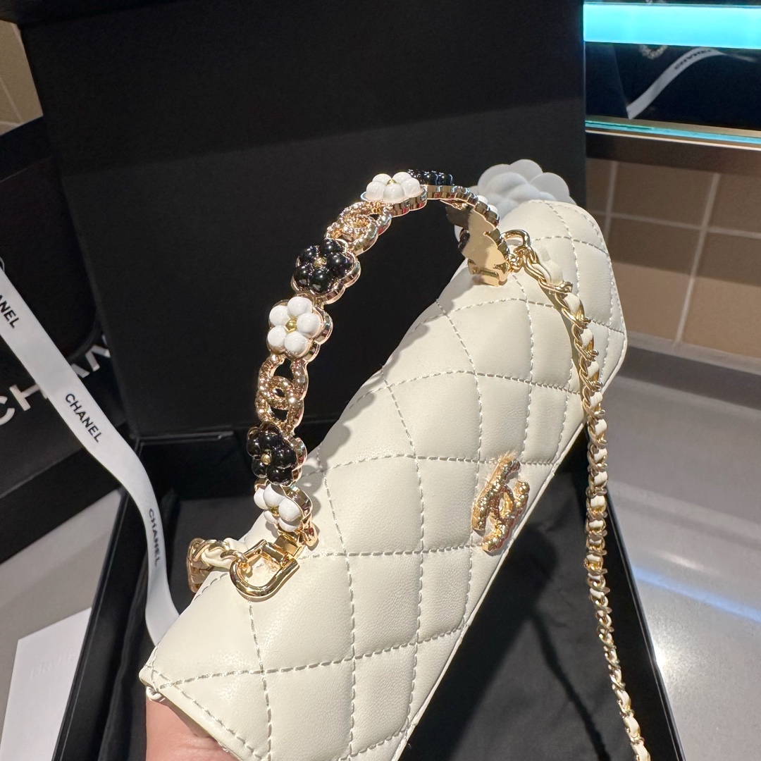 cc woc new arrival bag size : 19 cm