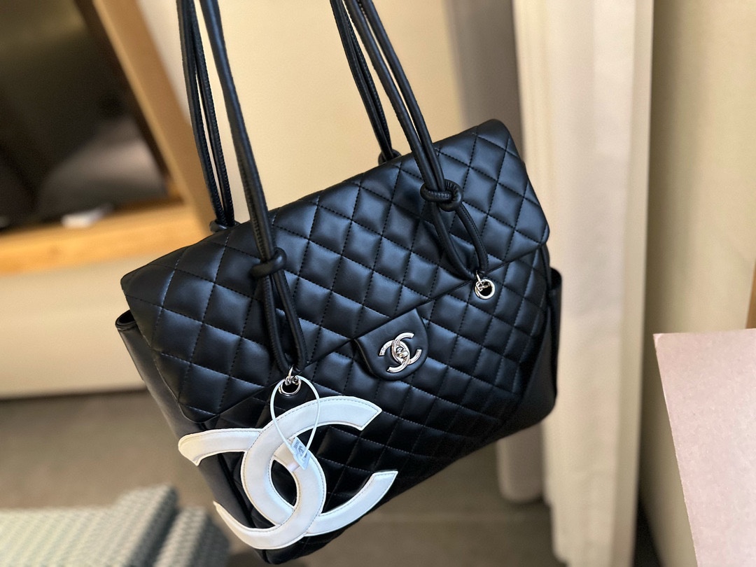 cc new arrival tote bag size: 36 * 30 cm