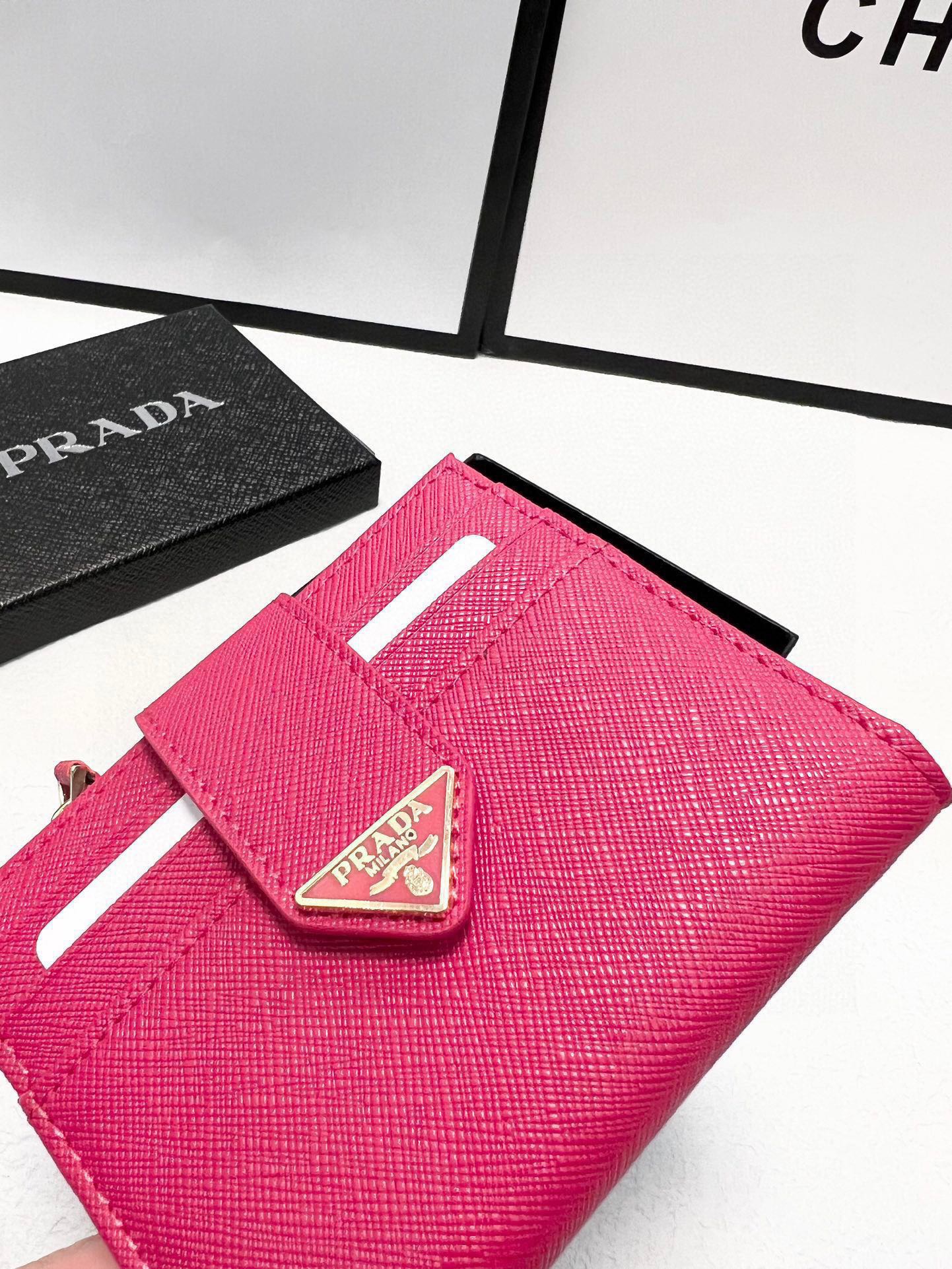 Pra wallet men and women size : 10x9 cm