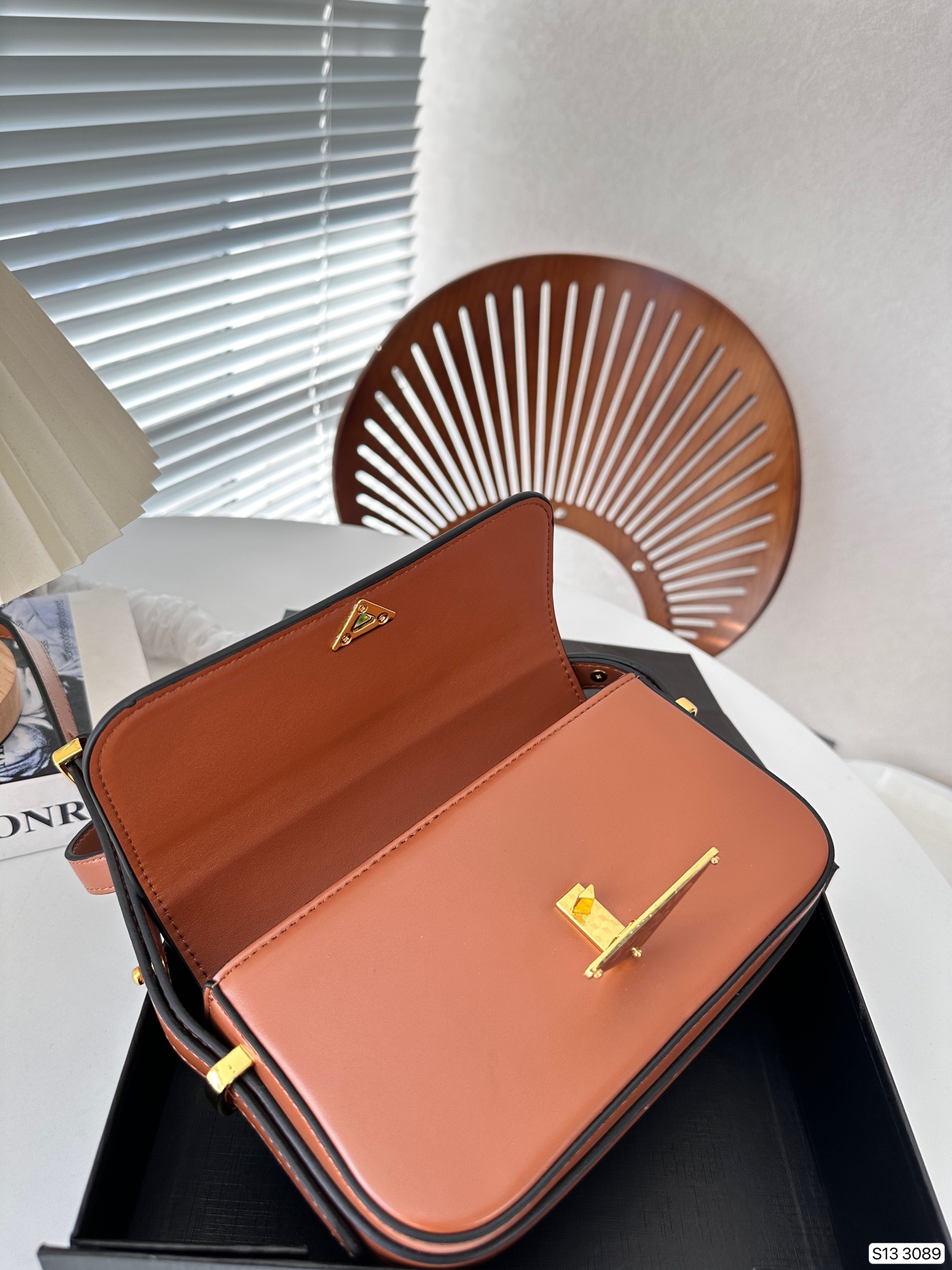 PRA Soft Calf women handbag size : 21*12 cm