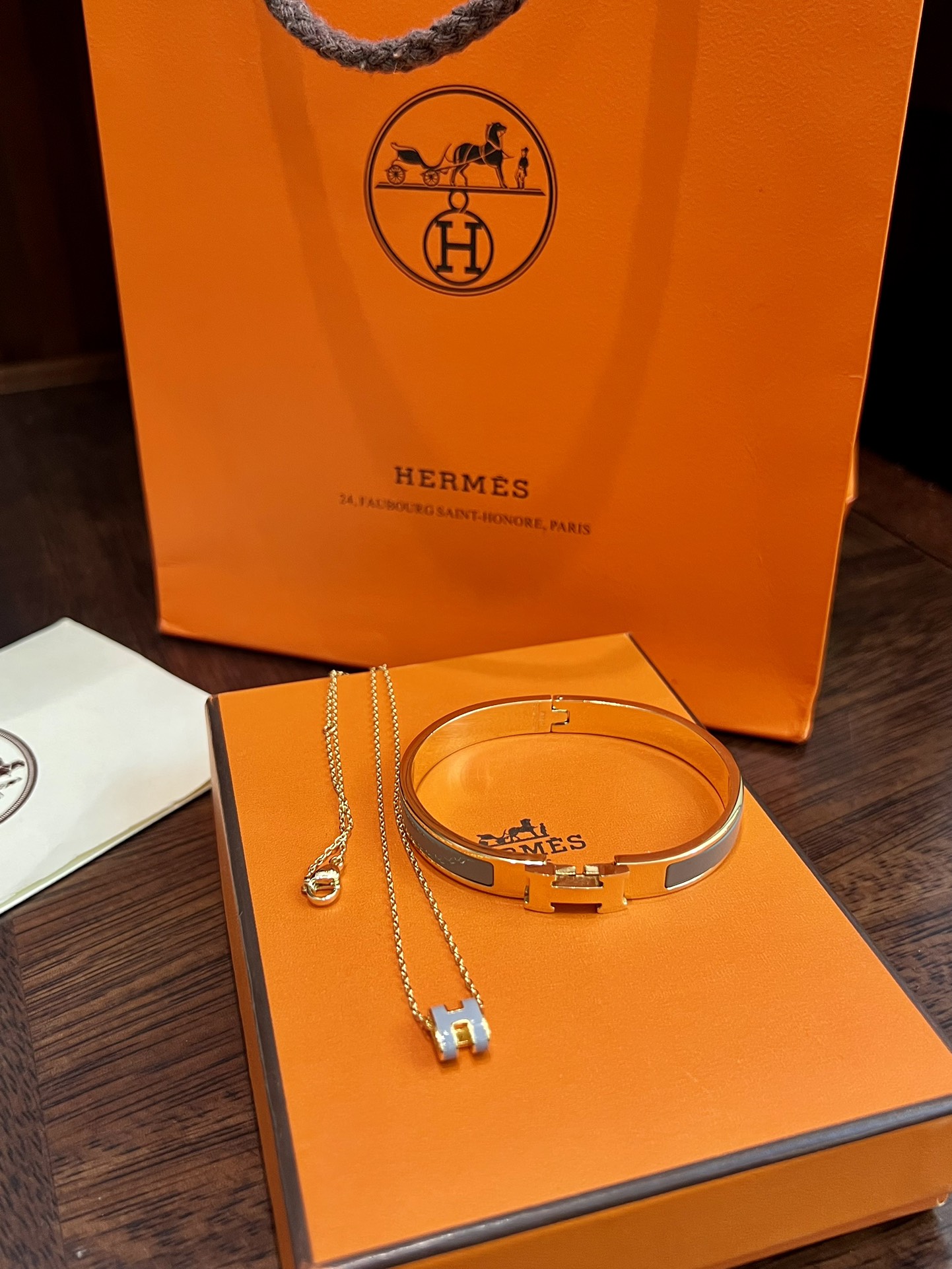 H new arrival bracelets 17 cm + necklace