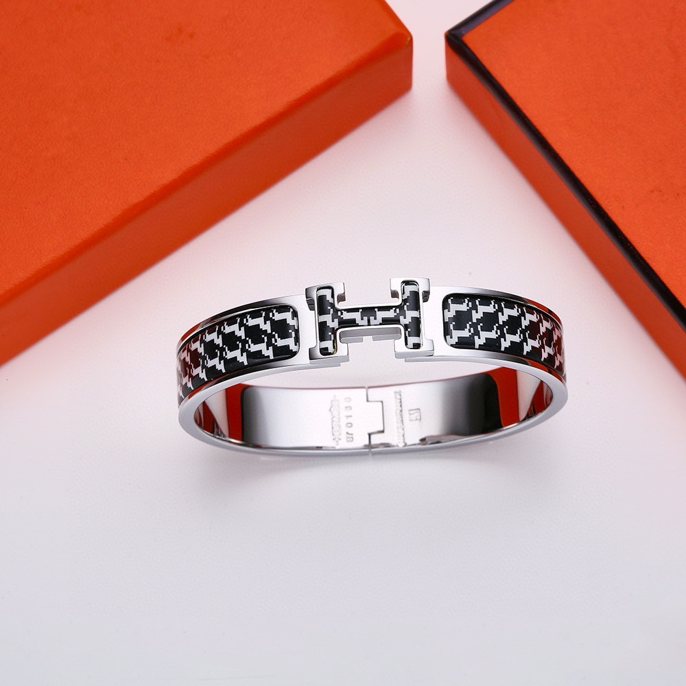 H new arrival bracelet size 16