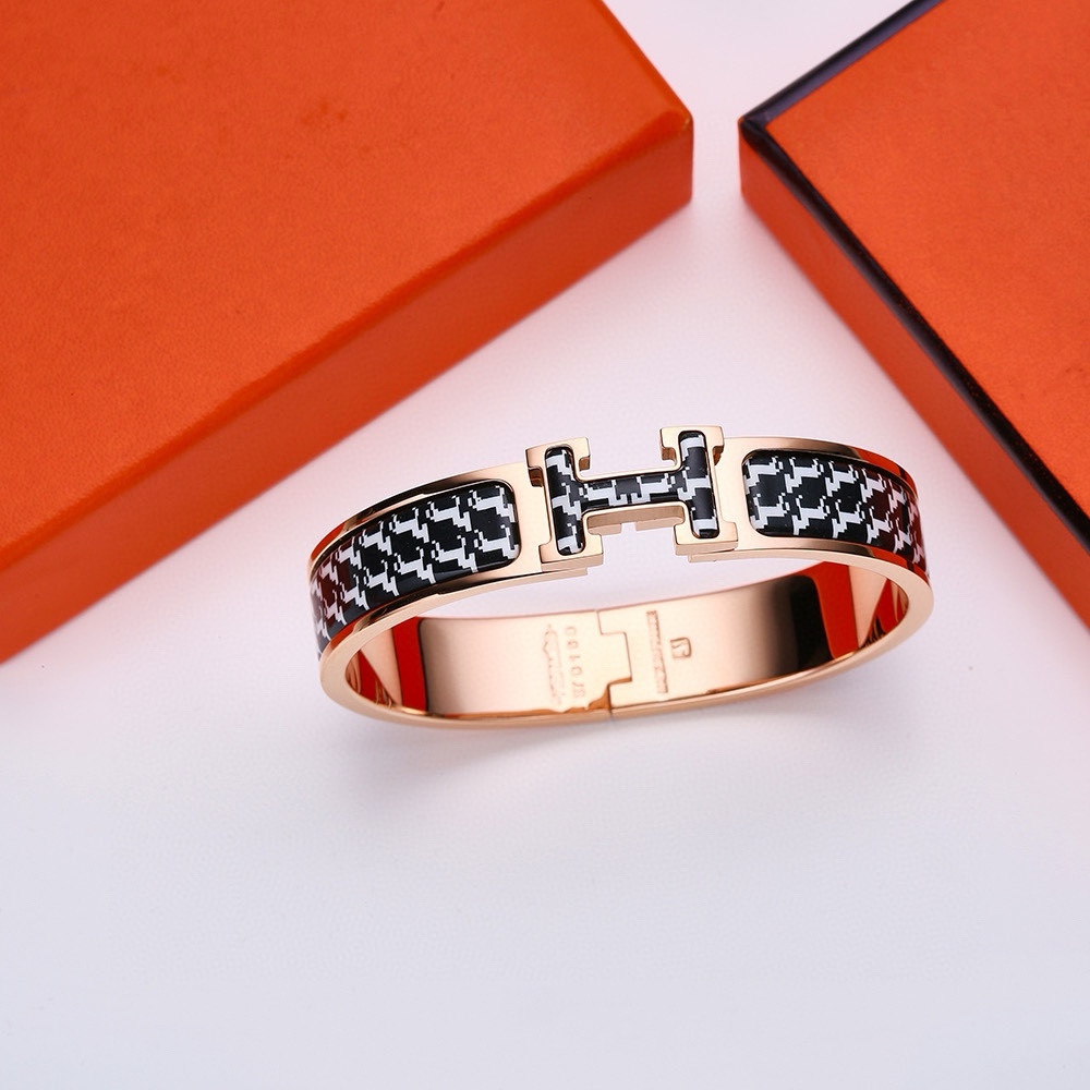 H new arrival bracelet size 16