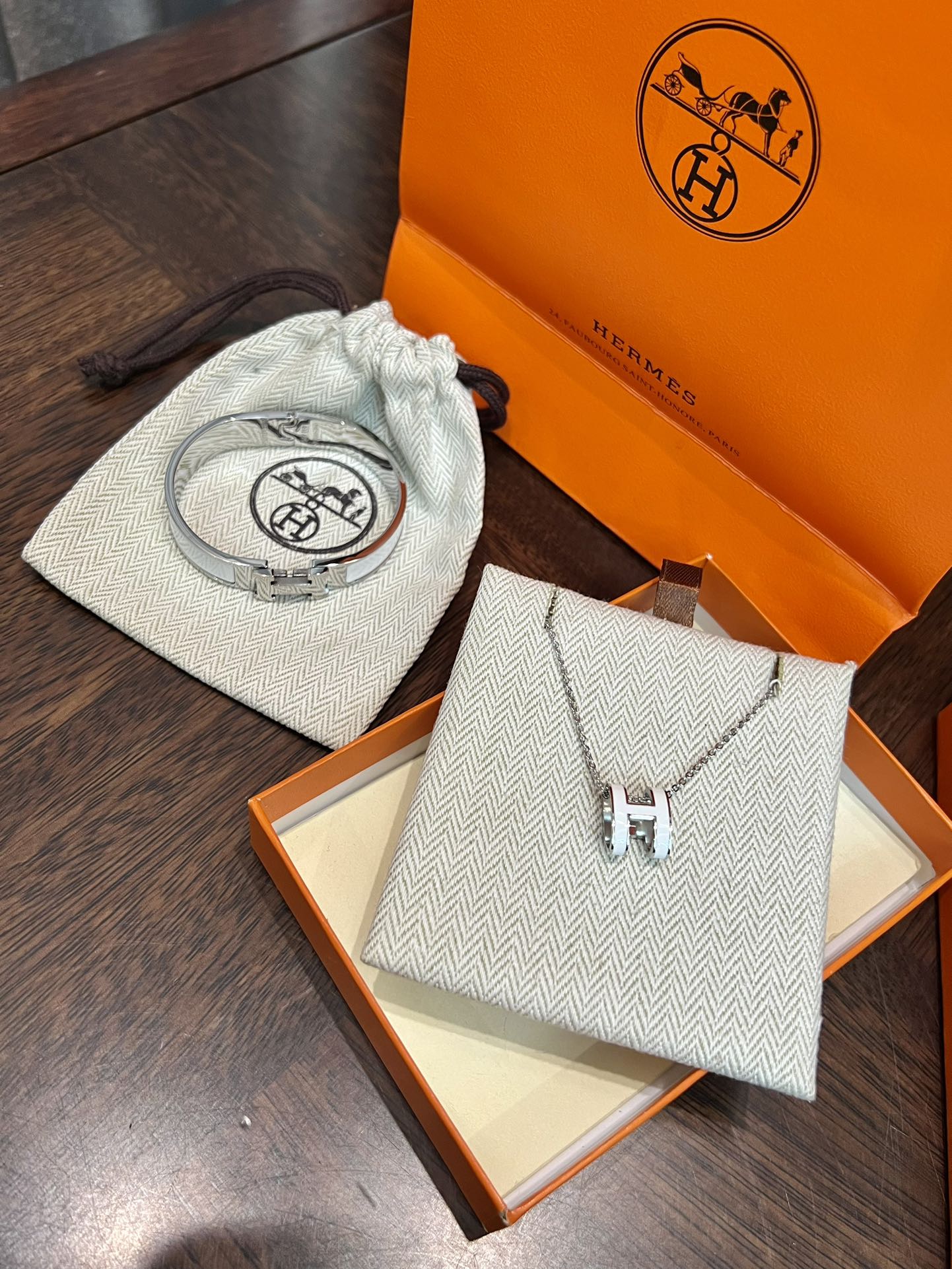 H new arrival bracelet + necklace set