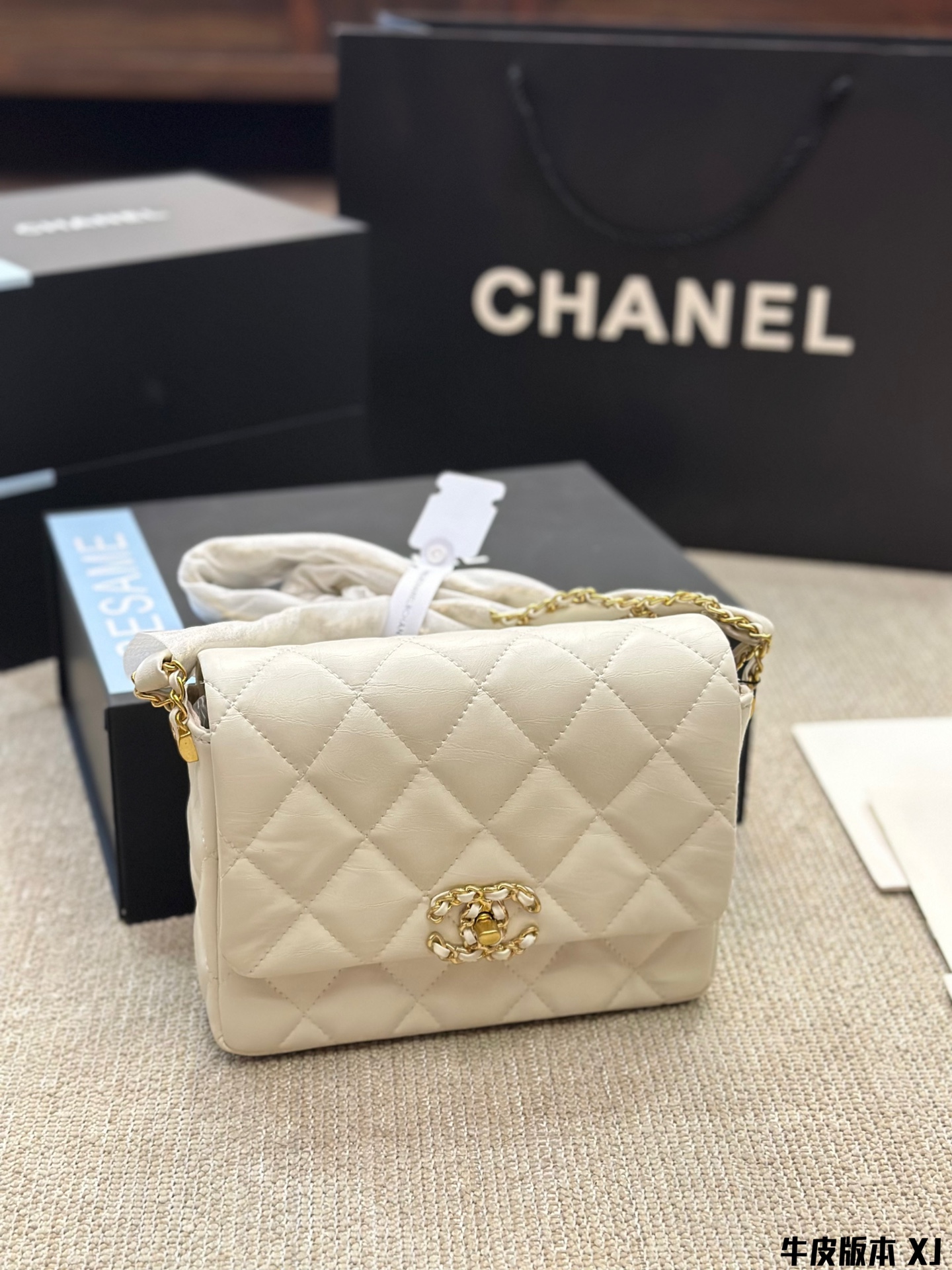 cc ?????????????? 23k new arrival bag size :19*13 cm