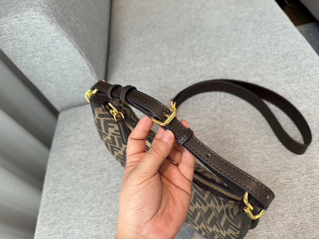 Fen new arrival bag size：28*16cm