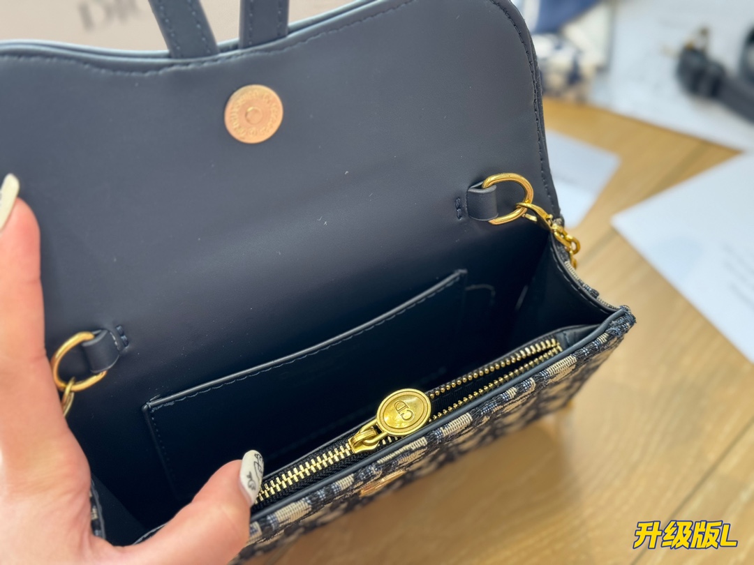 D new arrival woc crossbody bag size: 20*10 cm