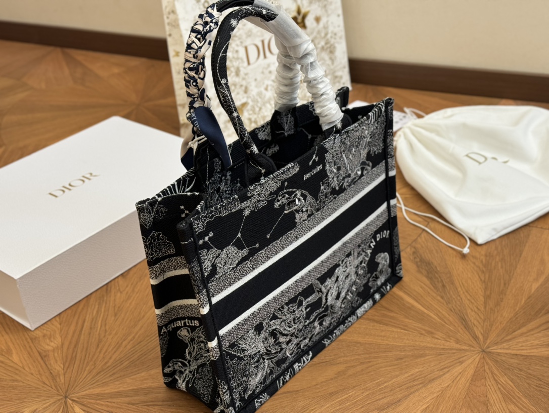 D book tote bag mediums size : 36 cm