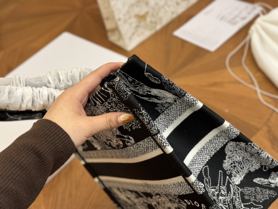 D book tote bag mediums size : 36 cm