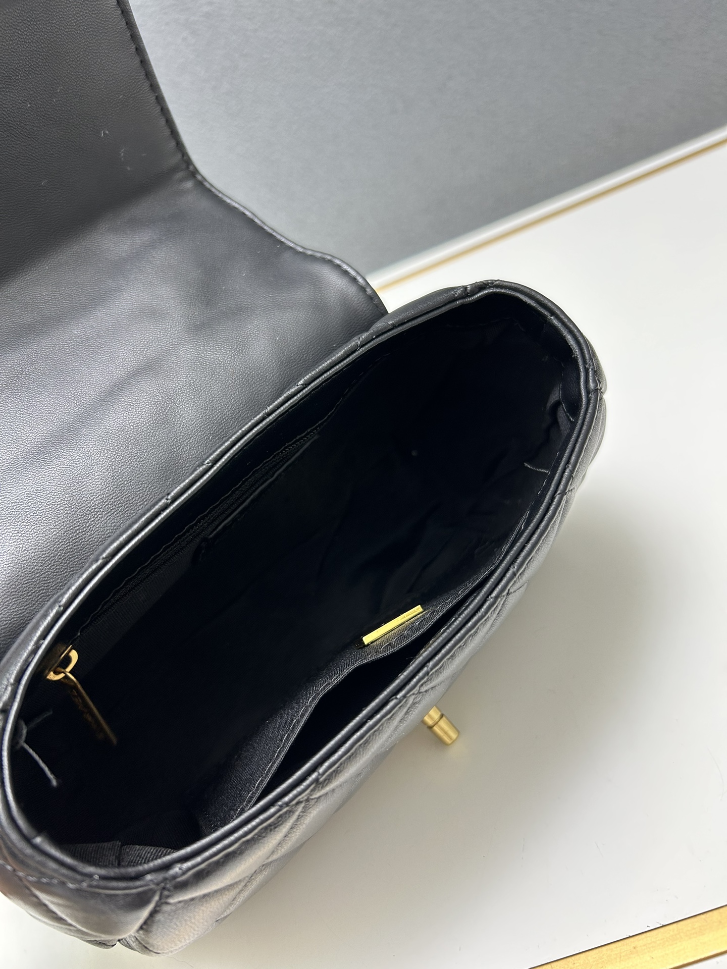 CC 24c coco women handbag size: 11.2*20.5*5.5 cm