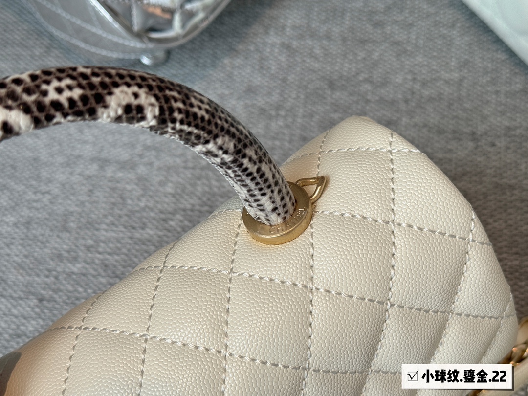 CC new arrival coco handle caviar leather size : 23*13cm