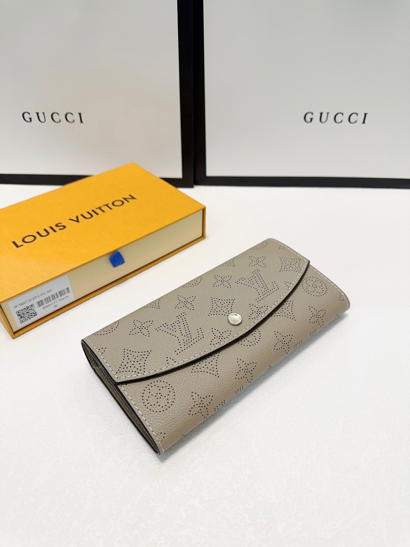 Louis new arrival wallet size: 19x10 cm