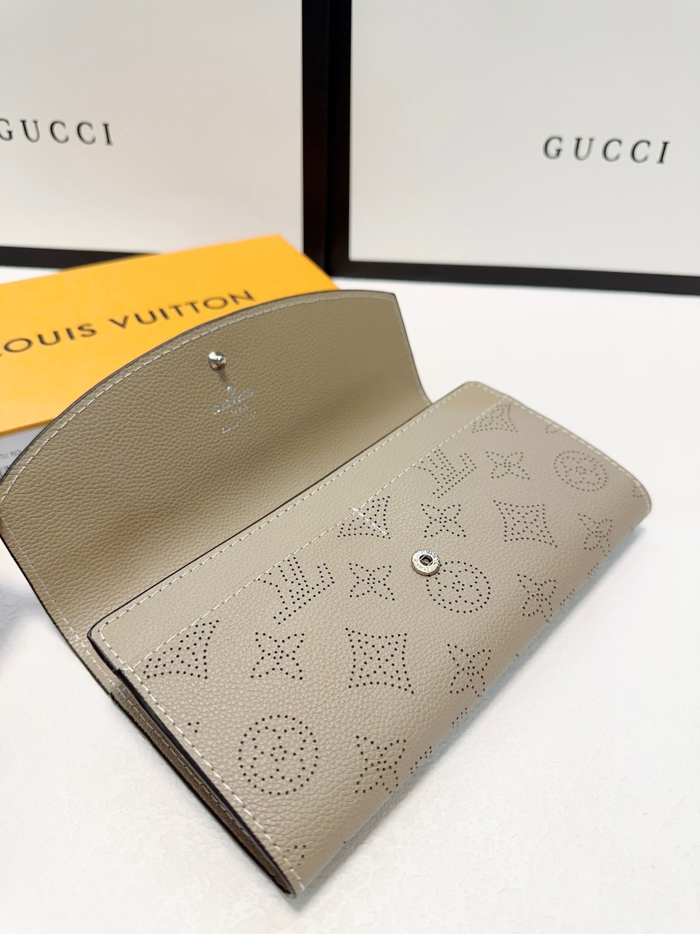 Louis new arrival wallet size: 19x10 cm