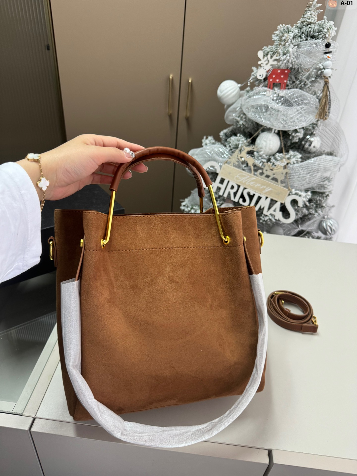 Y new arrival tote bag size: 26*12*27 cm