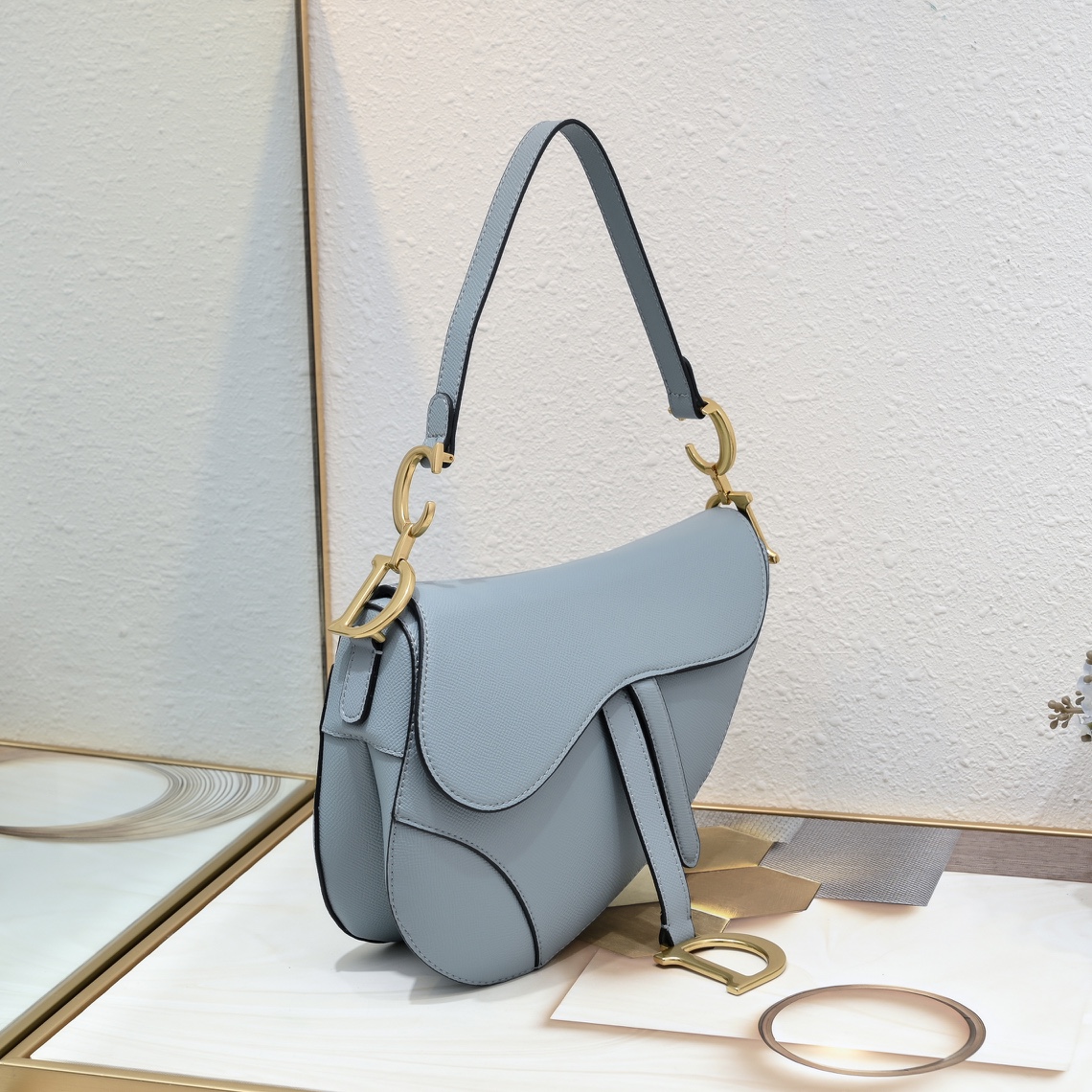 D saddle Be a classic with classics bag size: 25.5 x 20 x 6.5 cm