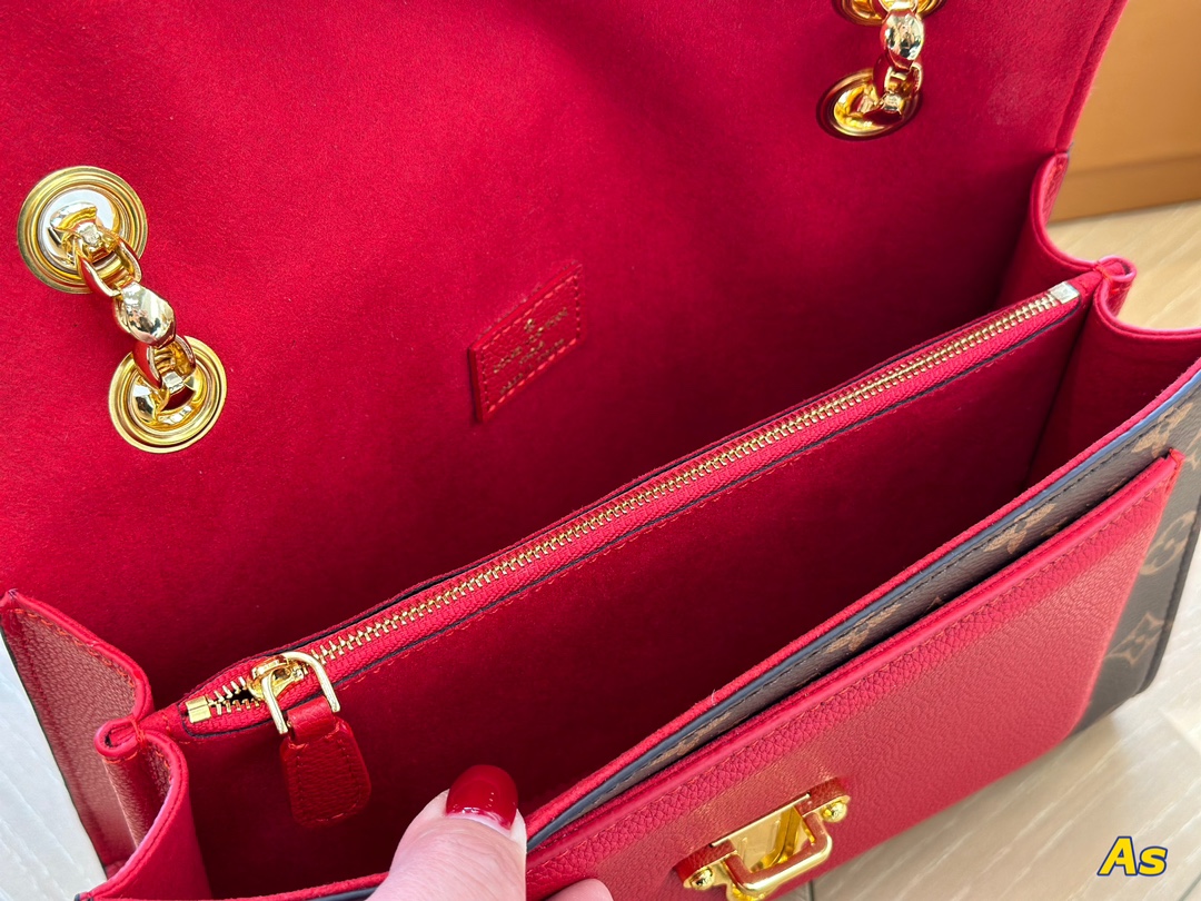 Louis VICTOIRE new arrival bag size: 26*15cm