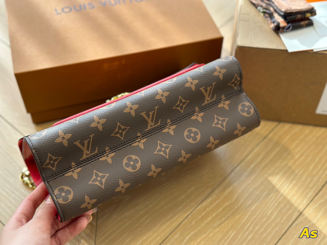 Louis VICTOIRE new arrival bag size: 26*15cm