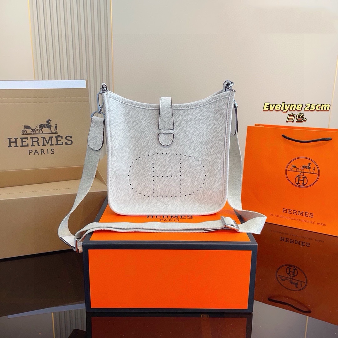 H Evelyne new arrival size : 25*9*26cm