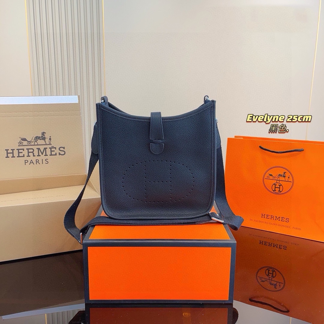 H Evelyne new arrival size : 25*9*26cm