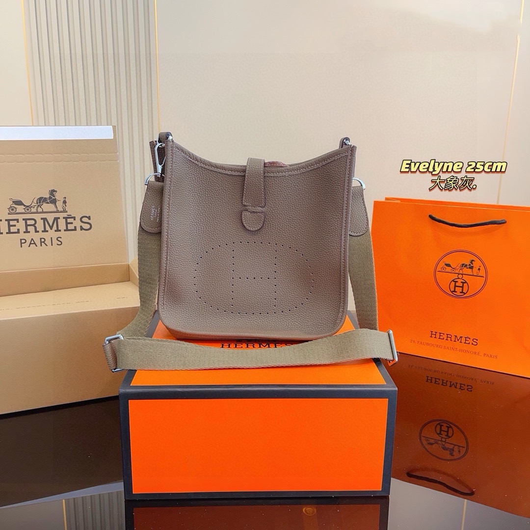 H Evelyne new arrival size : 25*9*26cm