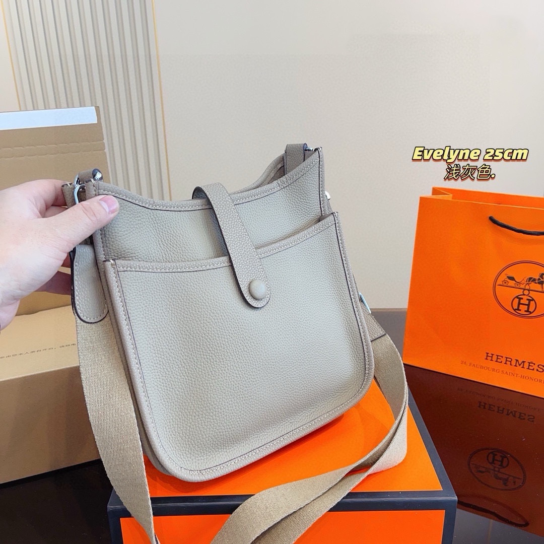 H Evelyne new arrival size : 25*9*26cm