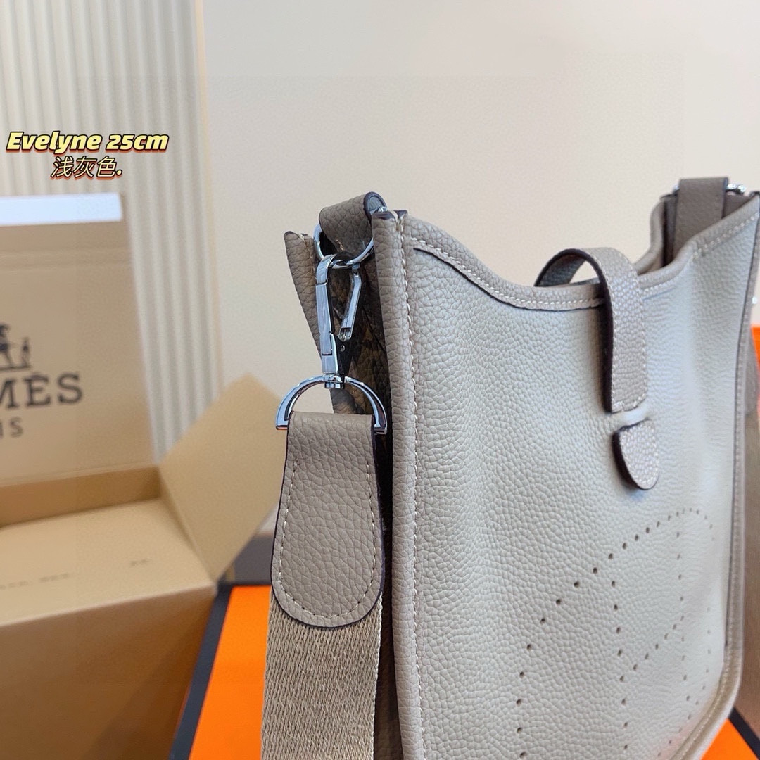 H Evelyne new arrival size : 25*9*26cm