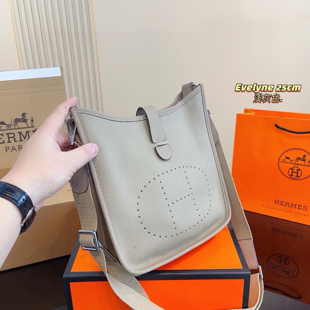 H Evelyne new arrival size : 25*9*26cm