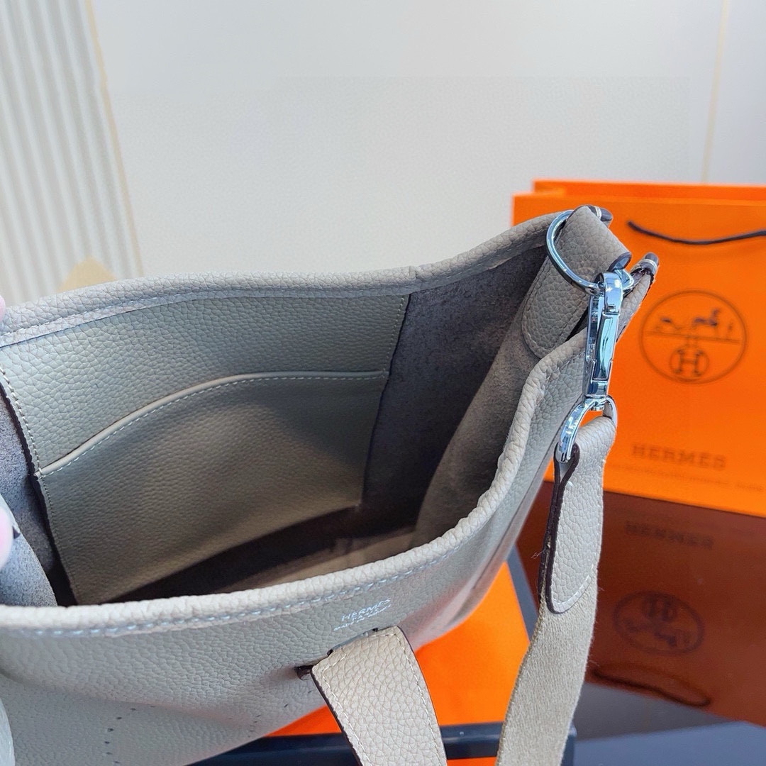 H Evelyne new arrival size : 25*9*26cm