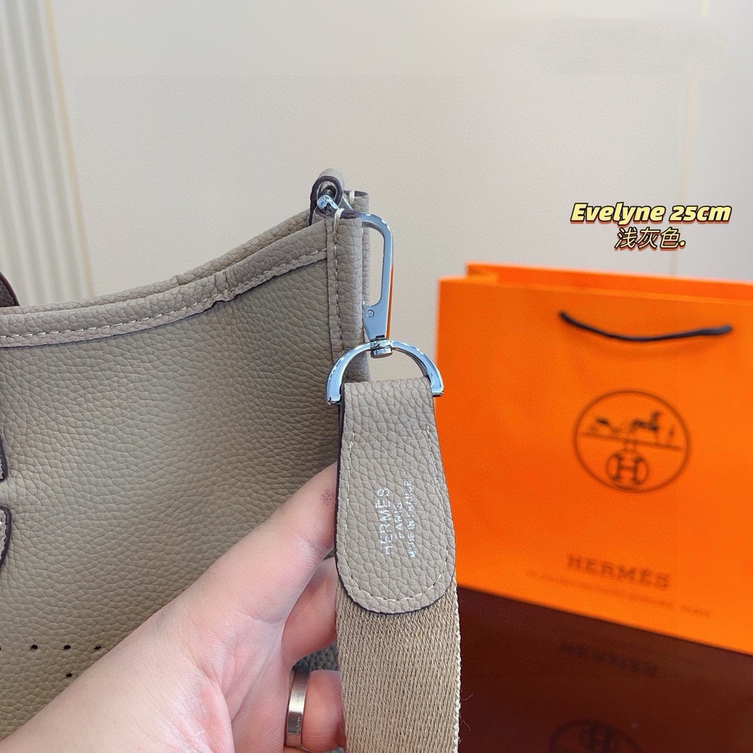 H Evelyne new arrival size : 25*9*26cm