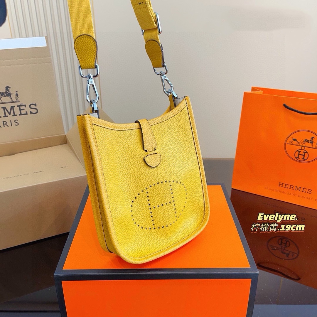 H Evelyne new arrival size : 19*6*21cm