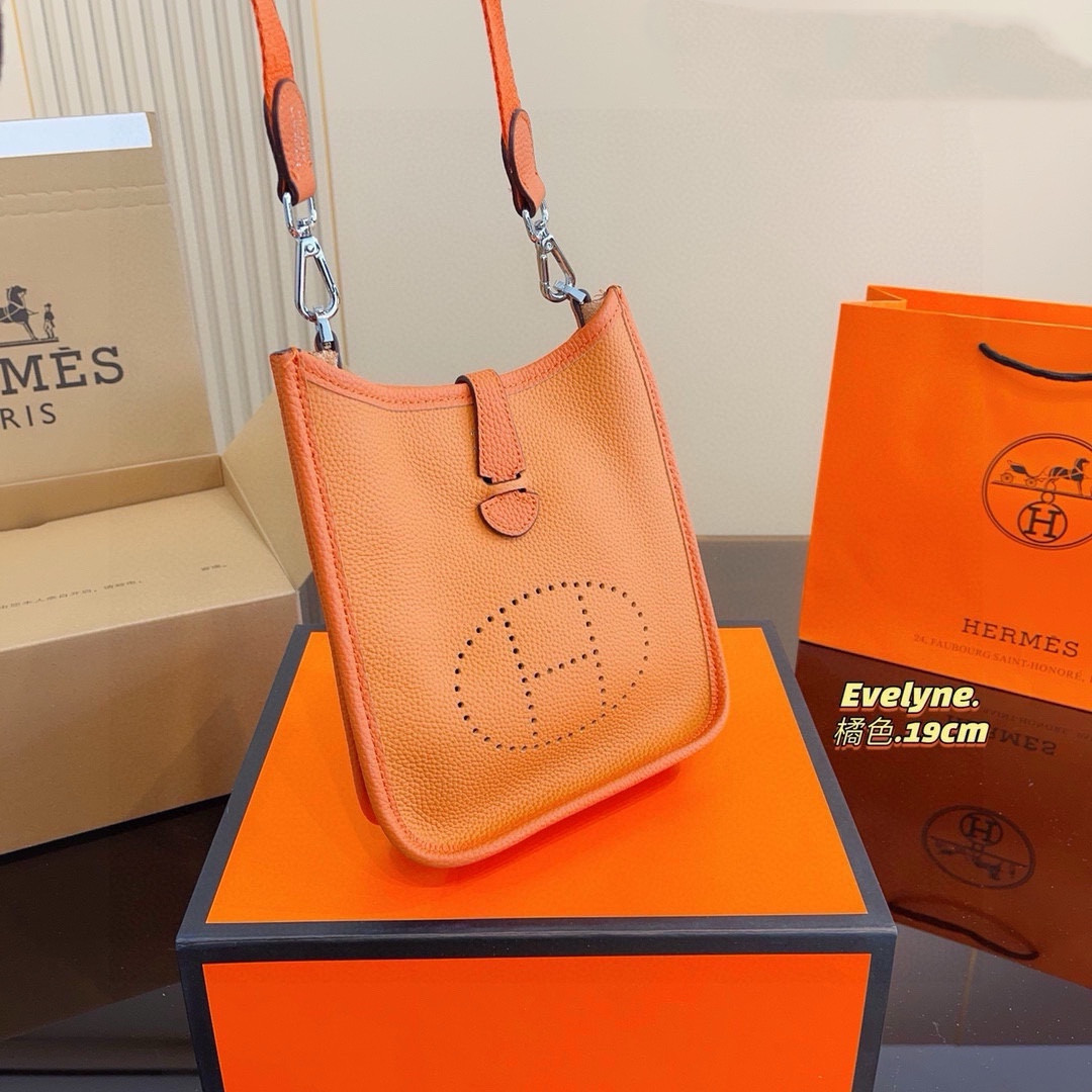 H Evelyne new arrival size : 19*6*21cm