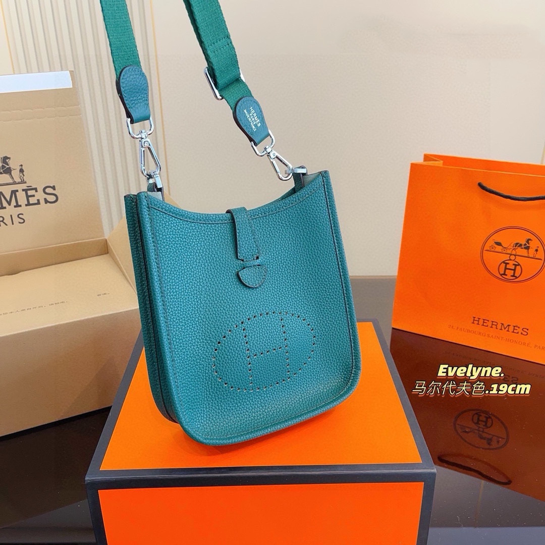 H Evelyne new arrival size : 19*6*21cm