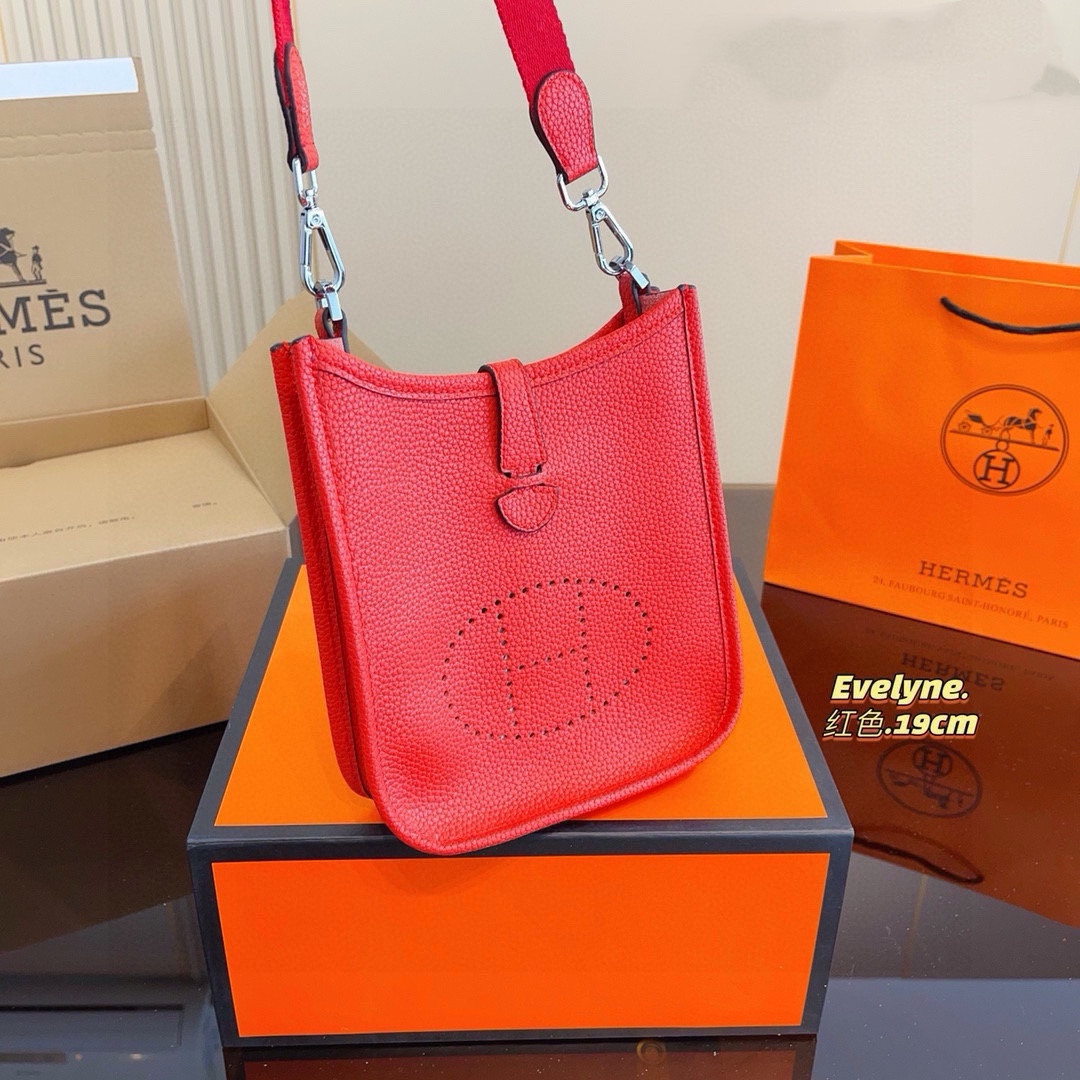 H Evelyne new arrival size : 19*6*21cm