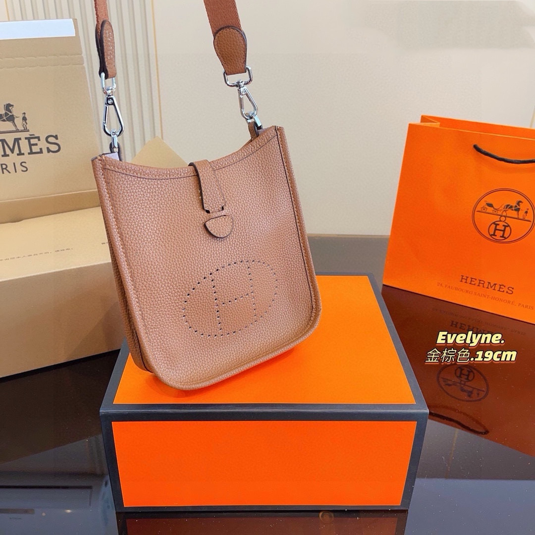 H Evelyne new arrival size : 19*6*21cm