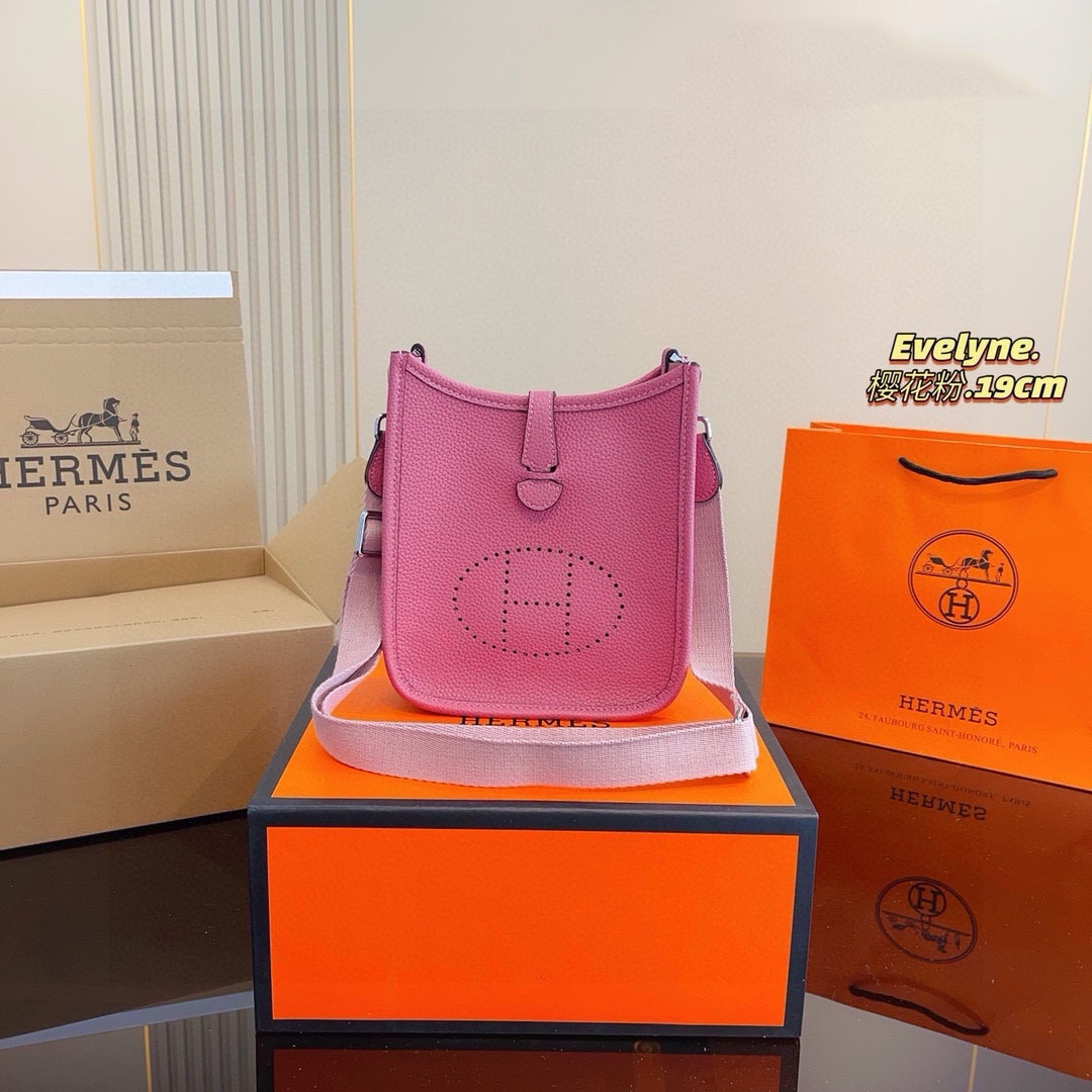 H Evelyne new arrival size : 19*6*21cm