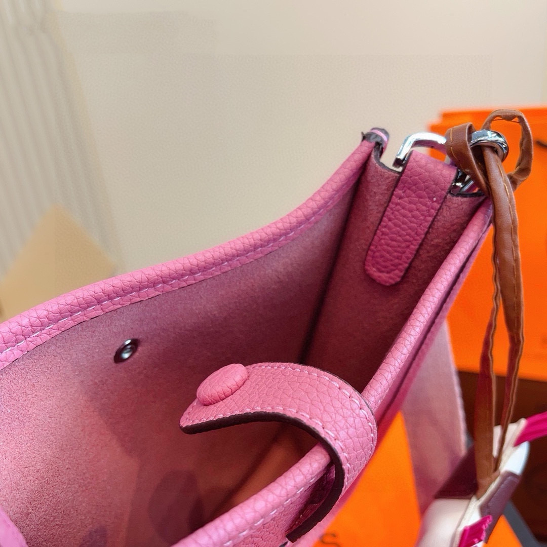 H Evelyne new arrival size : 19*6*21cm