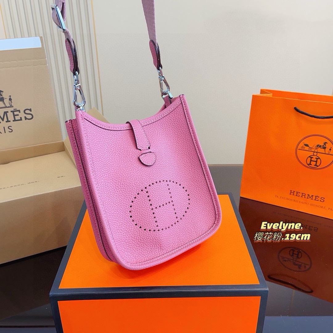 H Evelyne new arrival size : 19*6*21cm