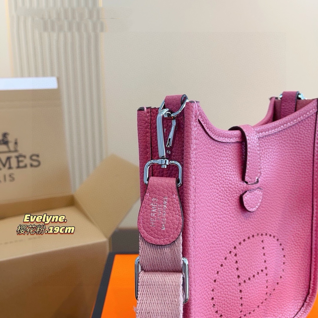 H Evelyne new arrival size : 19*6*21cm