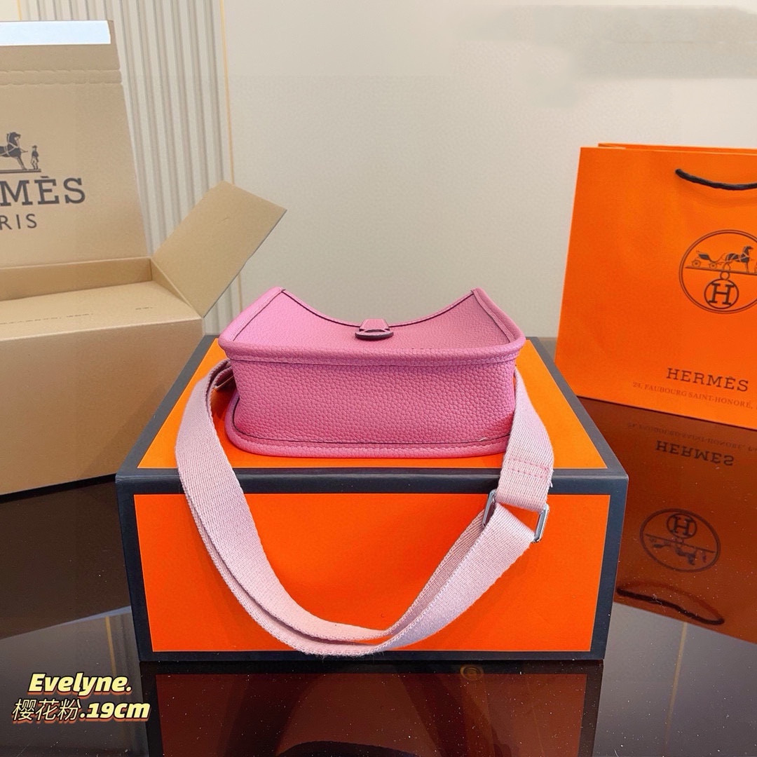 H Evelyne new arrival size : 19*6*21cm