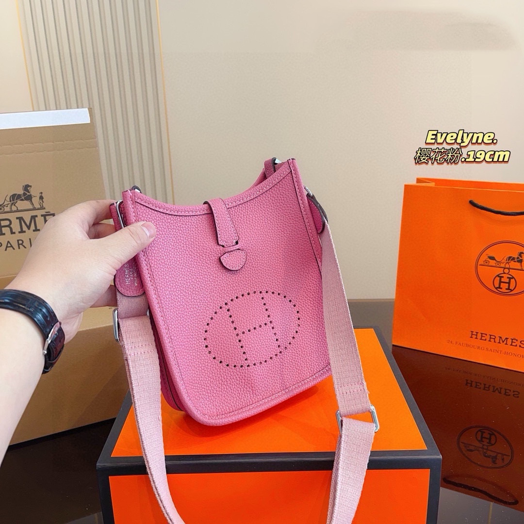 H Evelyne new arrival size : 19*6*21cm