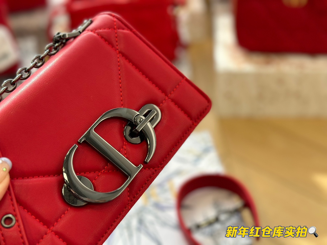 D new arrival MONTAIGNE bag size: 18*11 cm