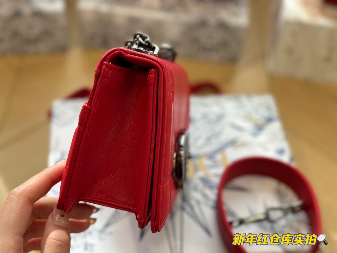 D new arrival MONTAIGNE bag size: 18*11 cm