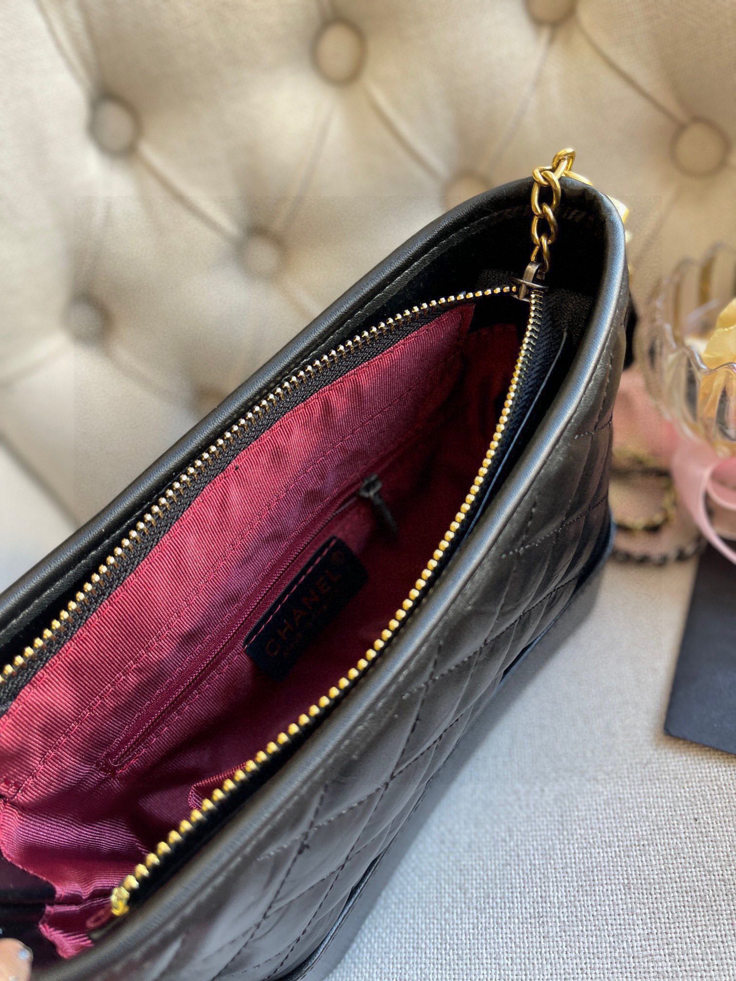 cc new arrival bag size: 20-16-8cm