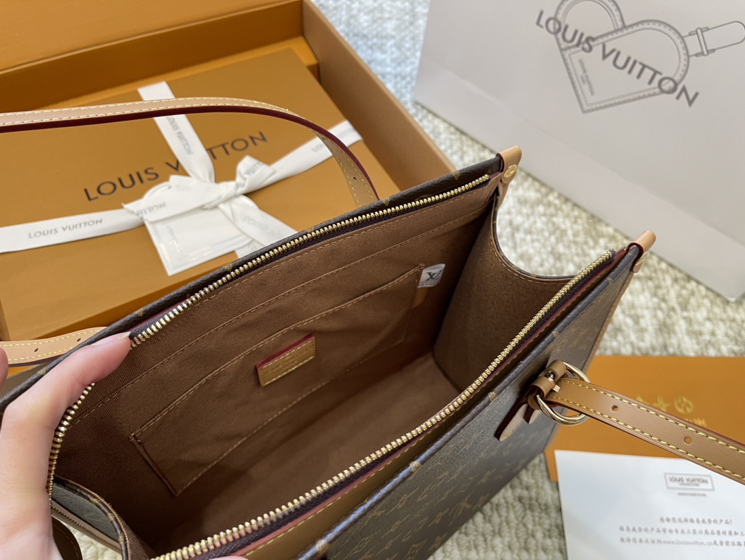 Louis new arrival vintage tote bag size: 28*12*25 cm