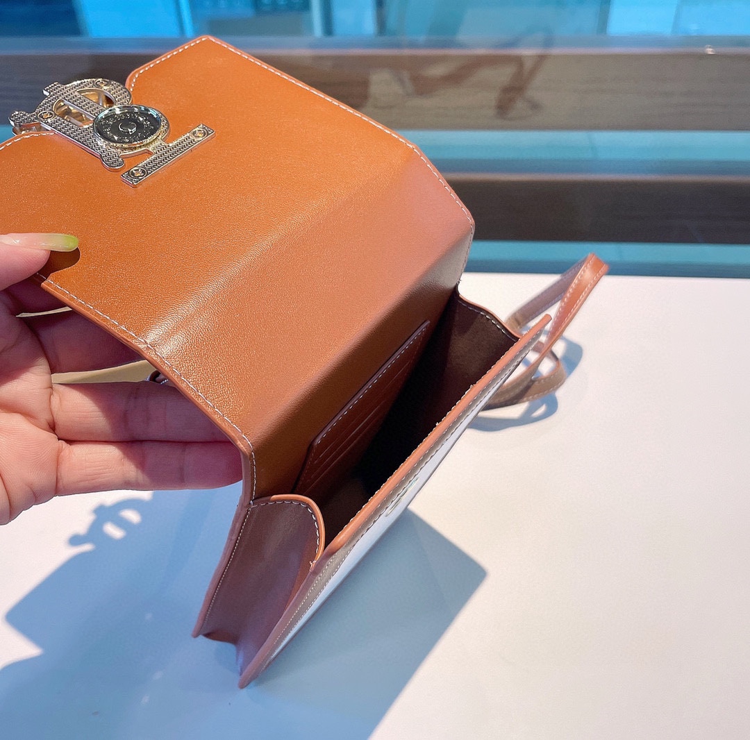 Bur new arrival phone bag (gold logo )