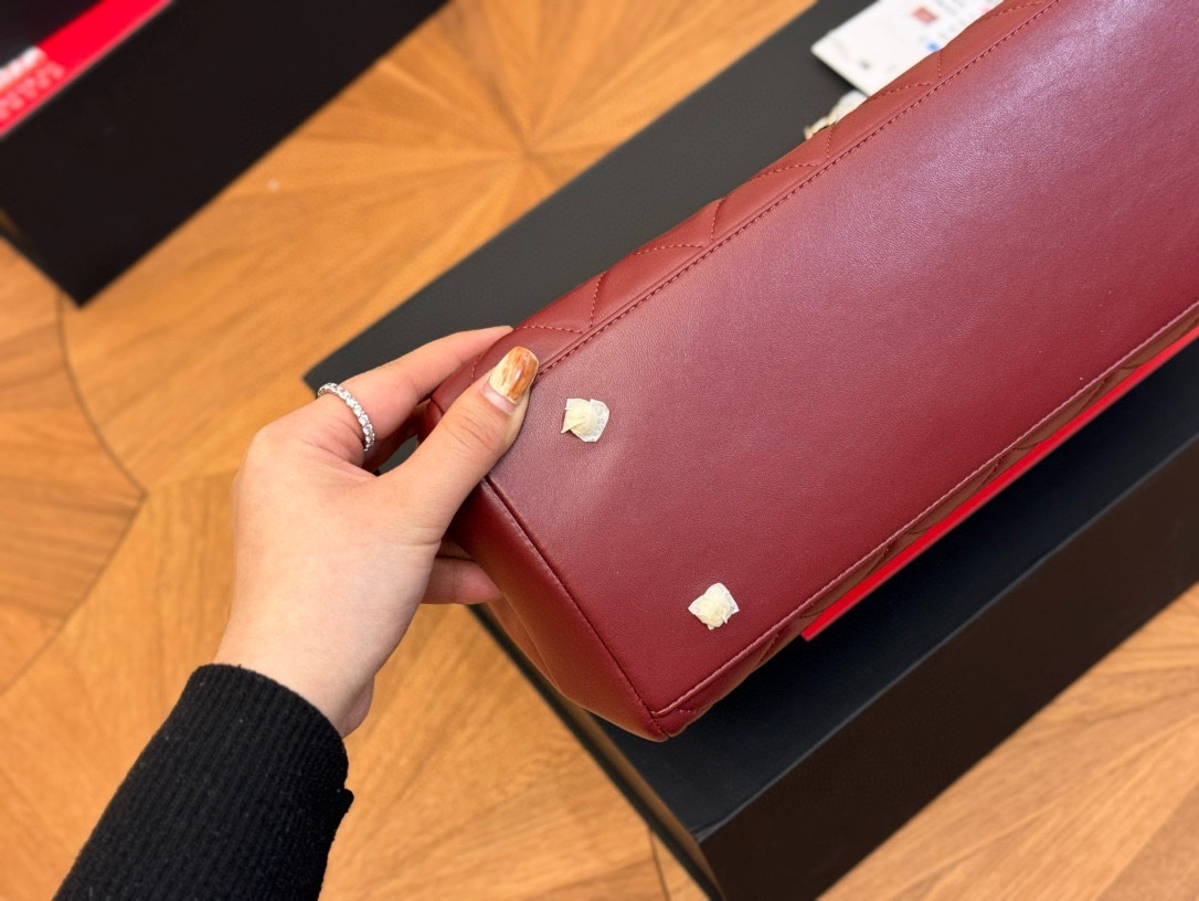 CC vintage jumbo red bag size : 34.23cm