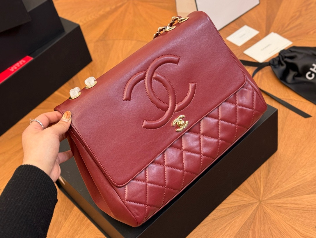 CC vintage jumbo red bag size : 34.23cm