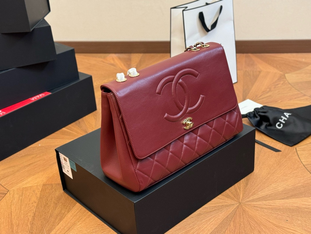 CC vintage jumbo red bag size : 34.23cm