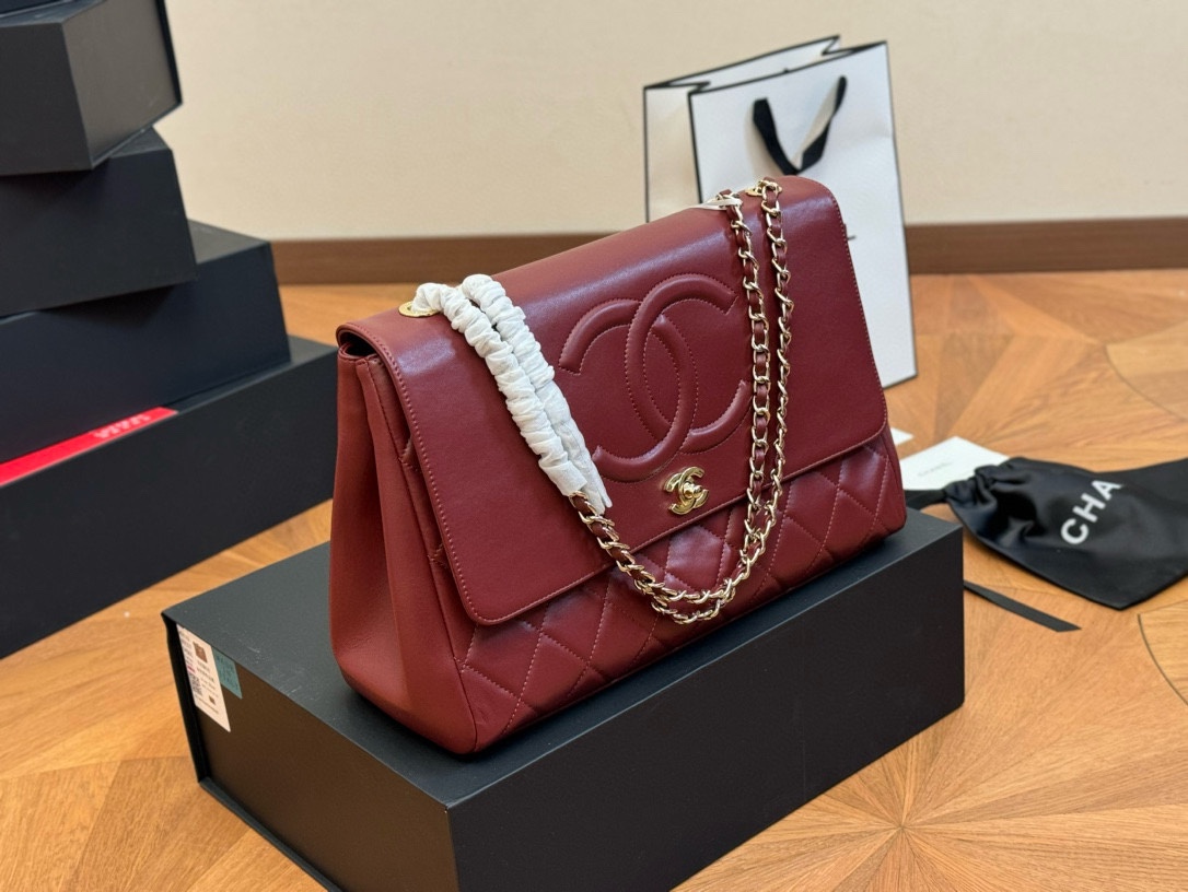 CC vintage jumbo red bag size : 34.23cm